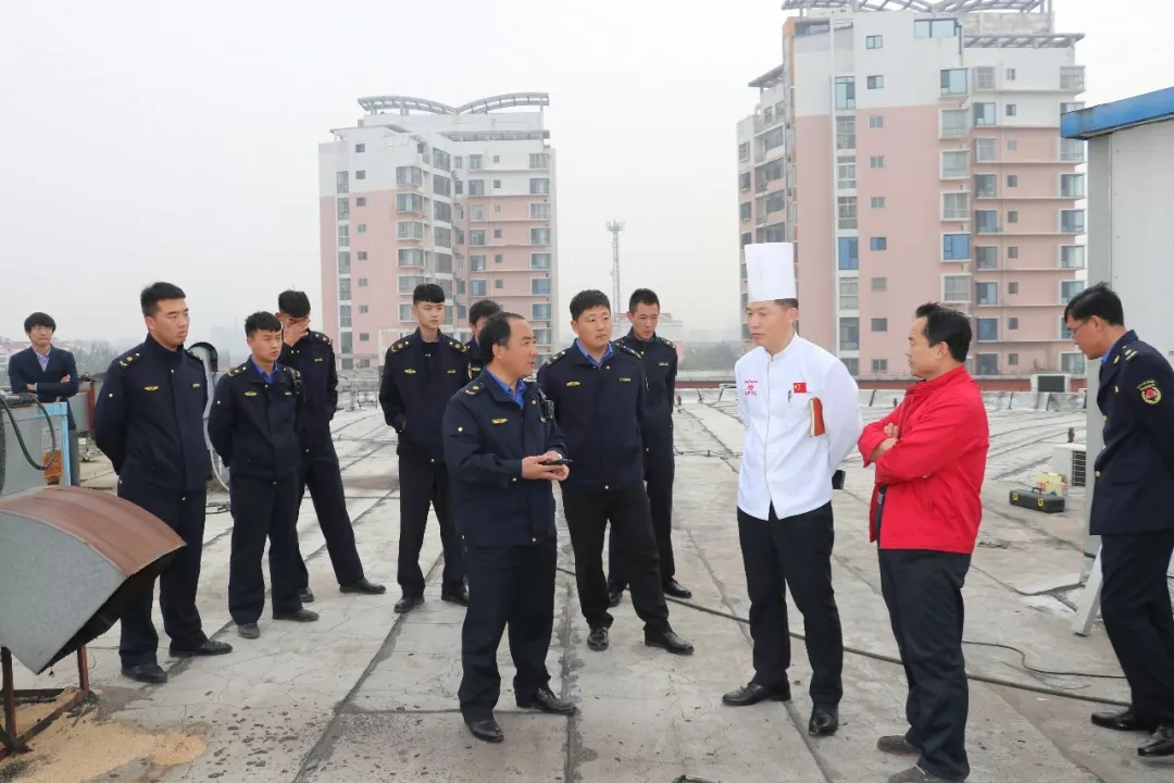 齐鲁晚报：全市首家！东营区安装“千里眼”实时监控餐企油烟排放