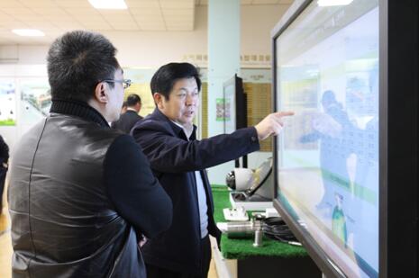 鄂尔多斯市环境保护局领导考察佳华科技大气监测技术6