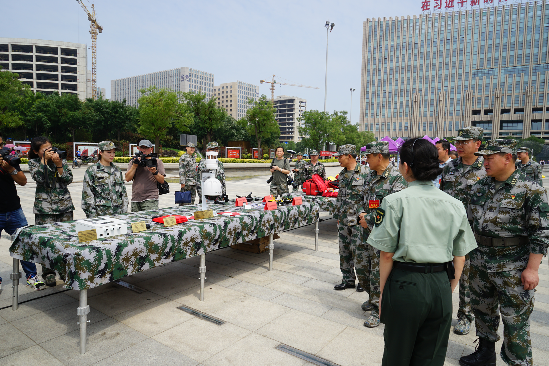 佳华科技报国 亮相民兵建设成果展3