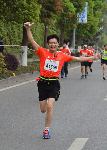 重庆马拉松赛享受跑步的快乐