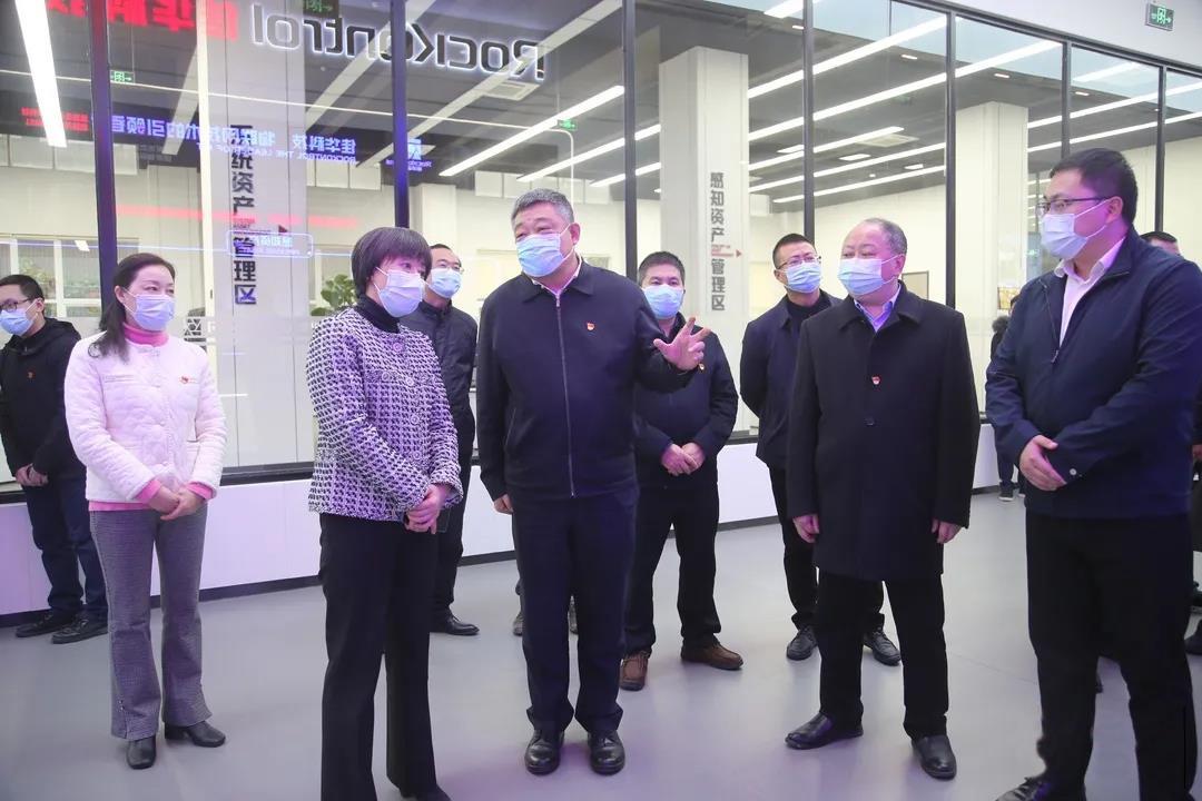 重庆市通信管理局党组书记、局长胥红一行莅临重庆佳华调研2.jpg